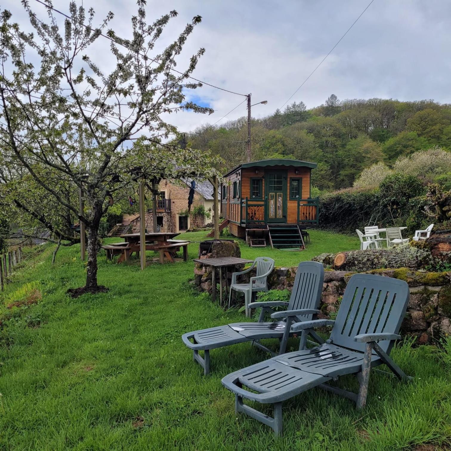 Roulotte Maisonthiers Blanot  Esterno foto