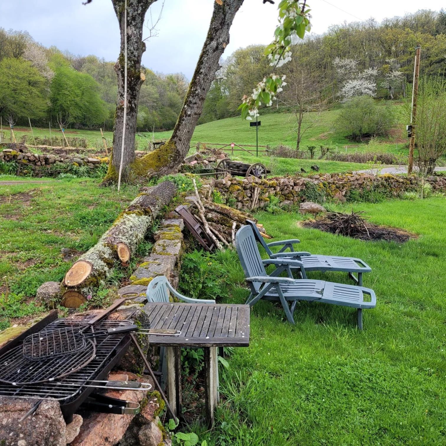 Roulotte Maisonthiers Blanot  Esterno foto
